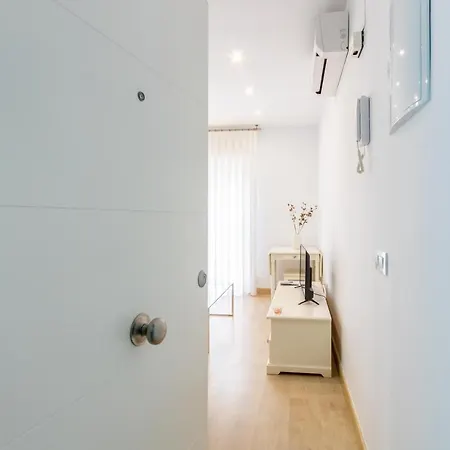 Apartment Charming 2 Bedroom Triana Bridge By Ocityzen *
